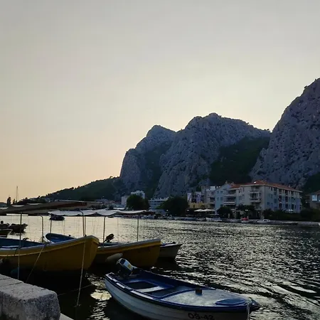 Marina * Omis