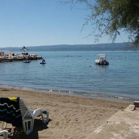 Marina Omis