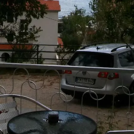 Marina * Omis