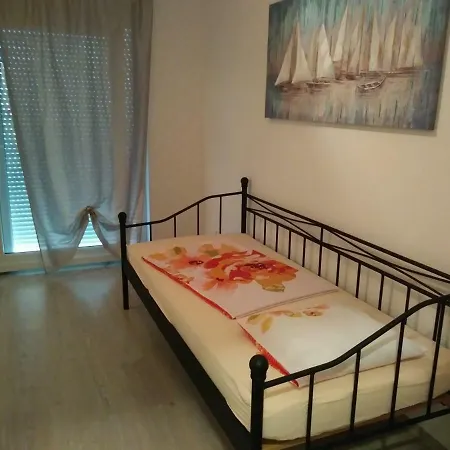 Marina Lägenhet Omiš